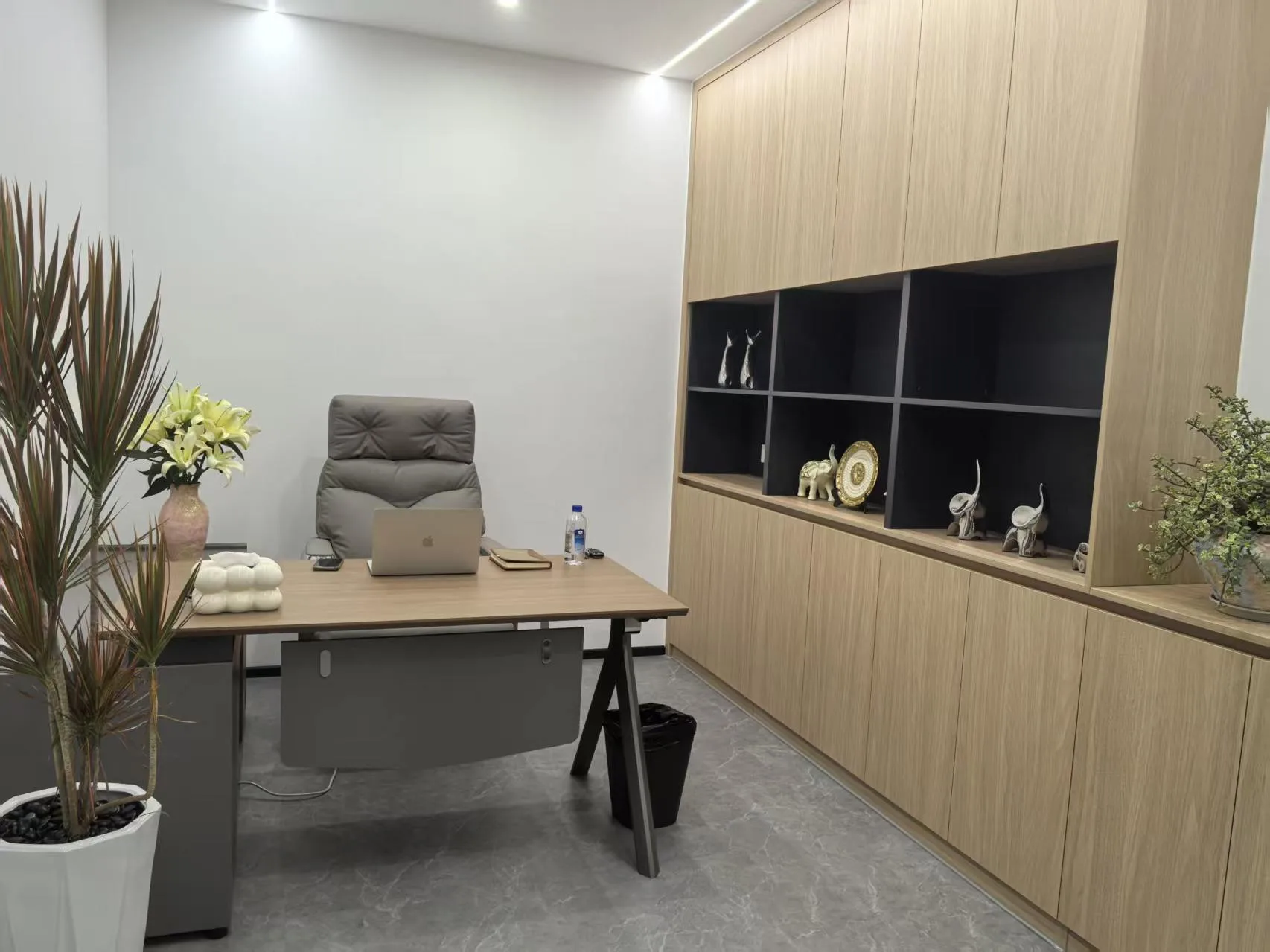 Oficina de Chengdu CZJ Supply Chain Management Co., Ltd
